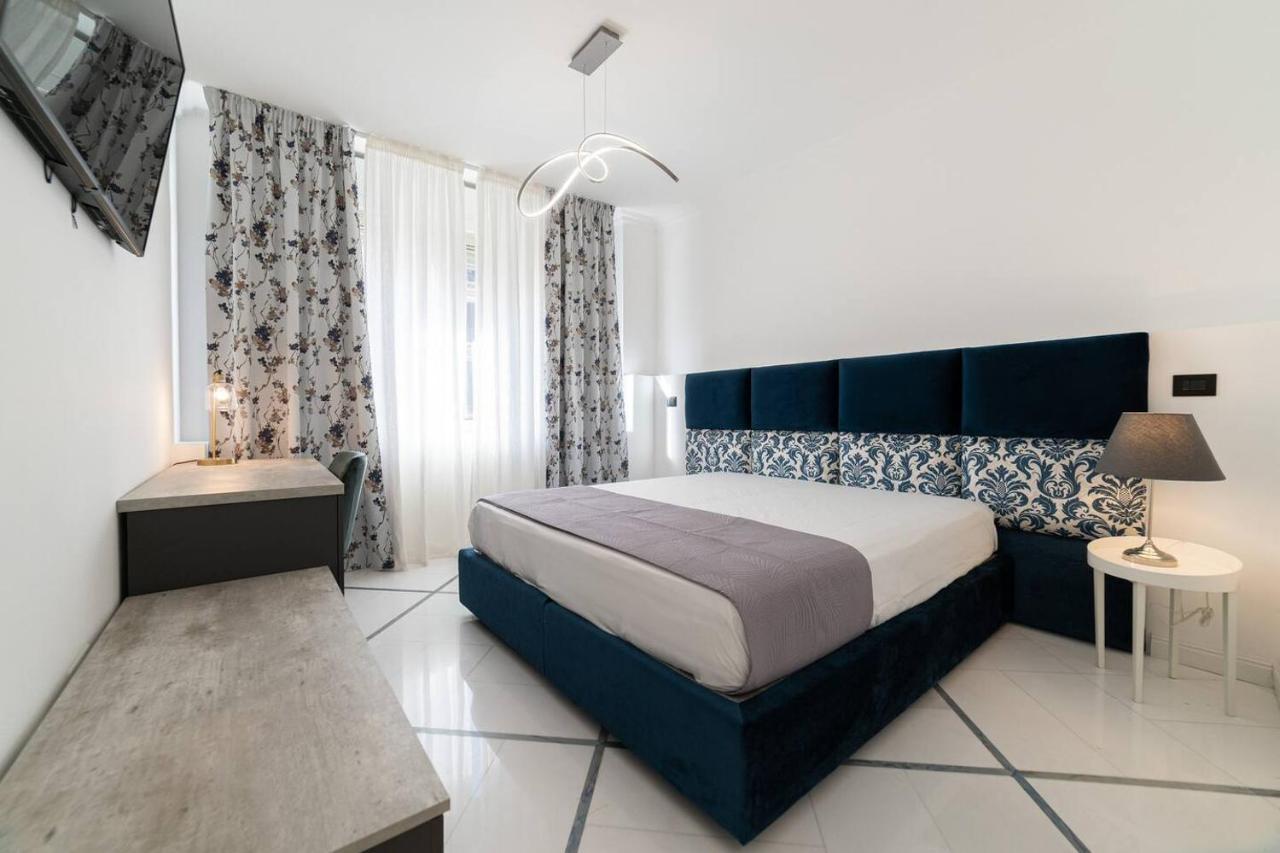 Real Chiaia Mergellina Hotel *